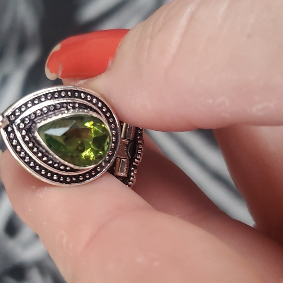 New Peridot 925 Silver Butterflies Poison Cuff Bracelet. - Picture 7 of 12